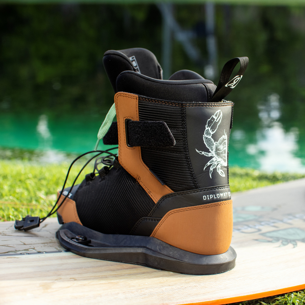 Ronix Diplomat Wakeboard-Set 143 cm mit Diplomat Bindungen 8