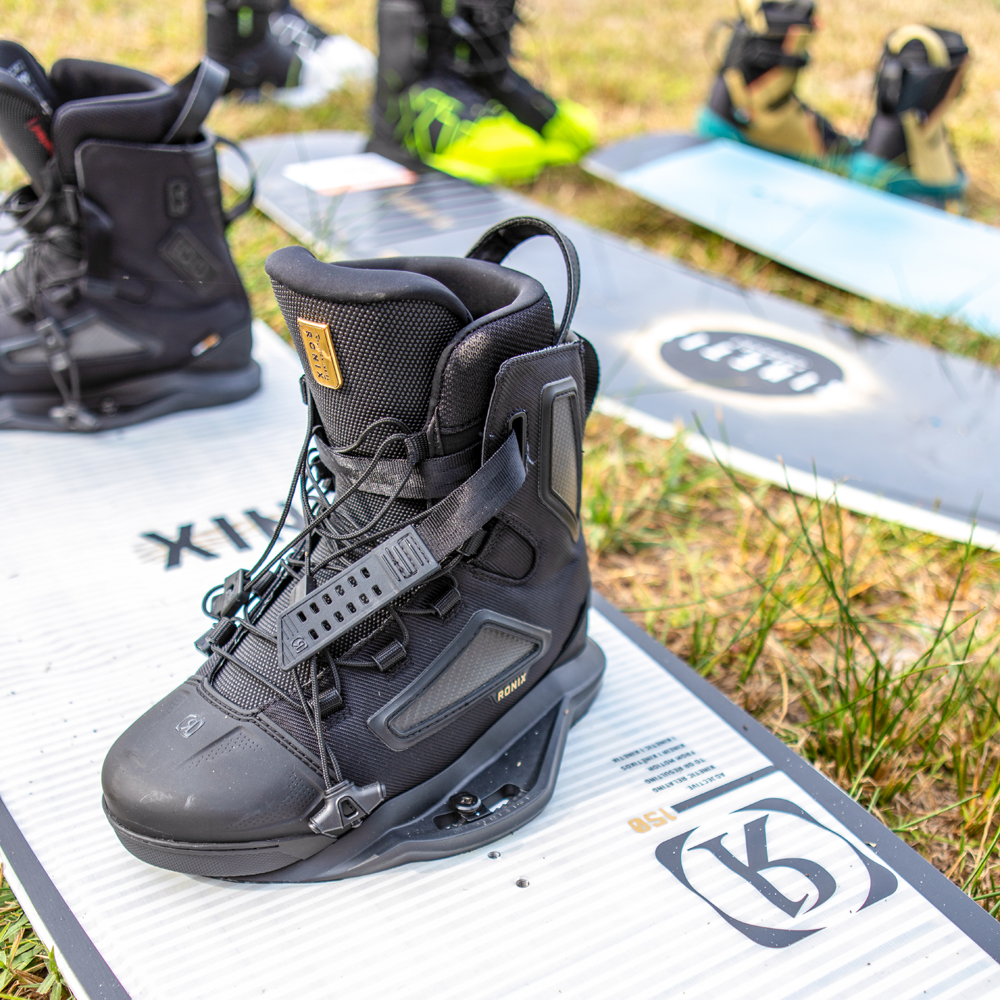 Ronix Kinetik Project EXP Wakeboard-Bindungen mit Walk Liner 5