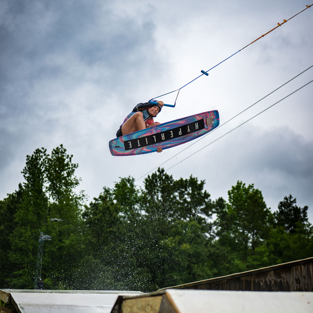 Hyperlite Aries Wakeboard 146 cm mit Zero2 Bindungen 12