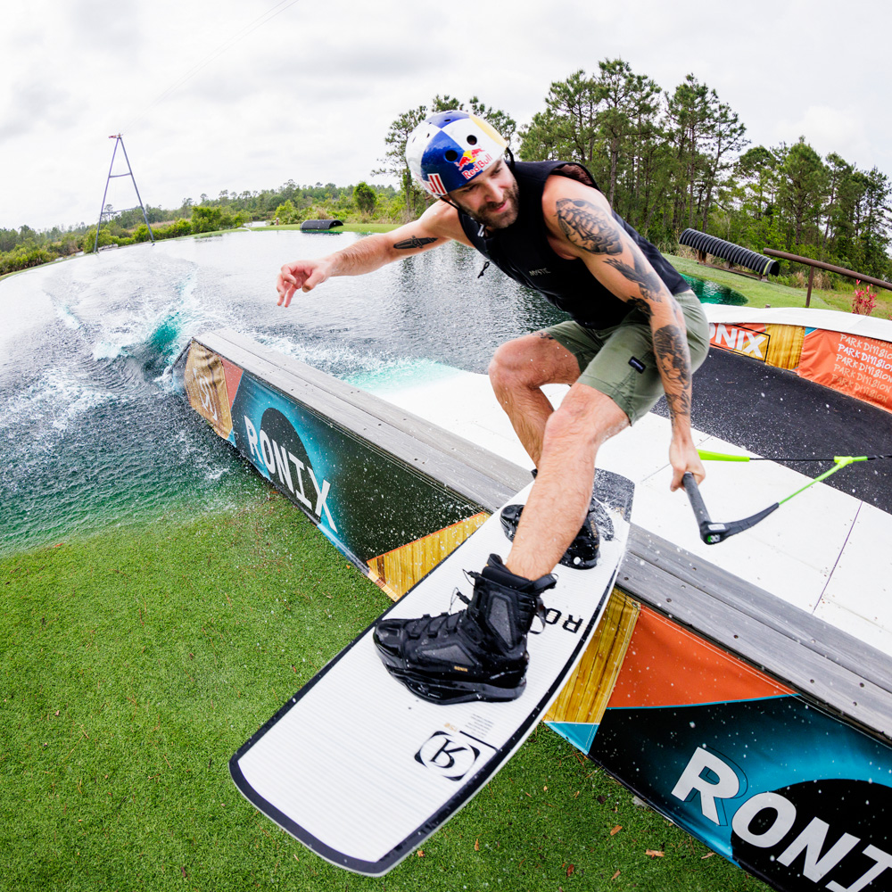 Ronix Kinetik Wakeboard-Set 150 cm mit Kinetik Bindungen 6