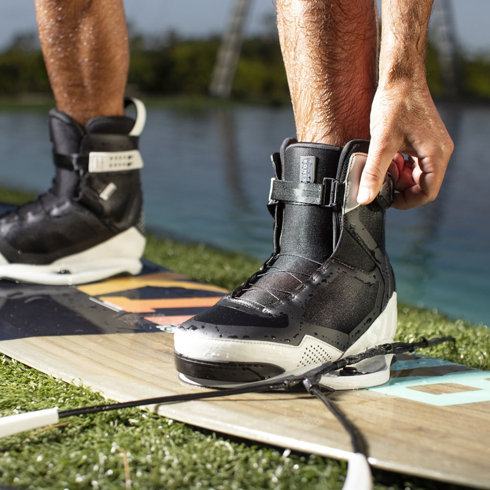 Ronix Supreme Wakeboard-Set 145 cm mit Supreme BOA Bindungen 7