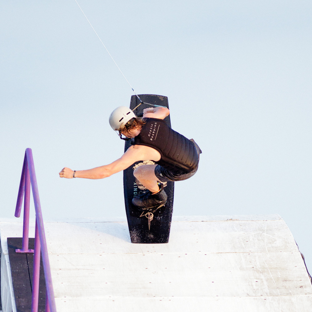 Ronix Utopia Wakeboard-Set 147 cm mit Kinetik Bindungen 5