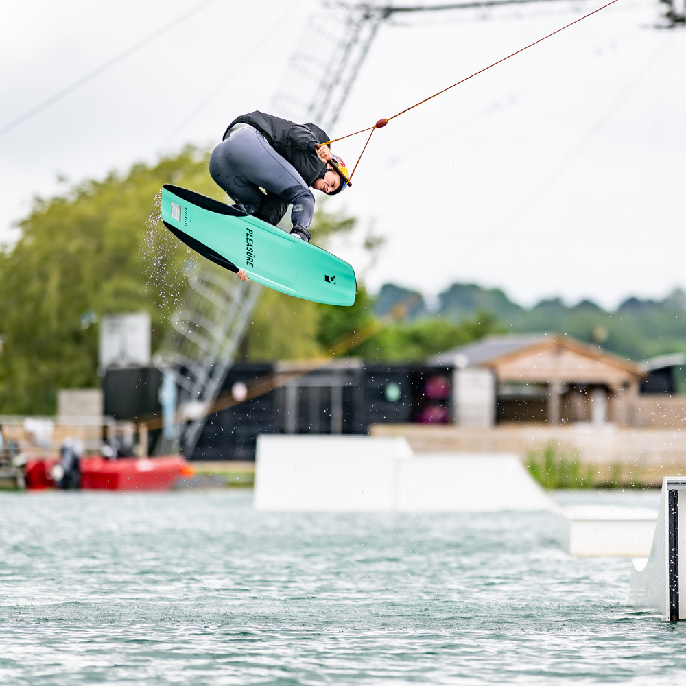 Hyperlite Pleasure Wakeboard 152 cm mit Zero2 Bindungen 12