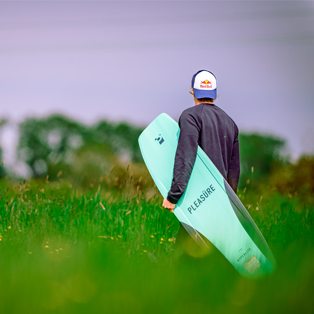 Hyperlite Pleasure Wakeboard 152 cm mit Zero2 Bindungen 9