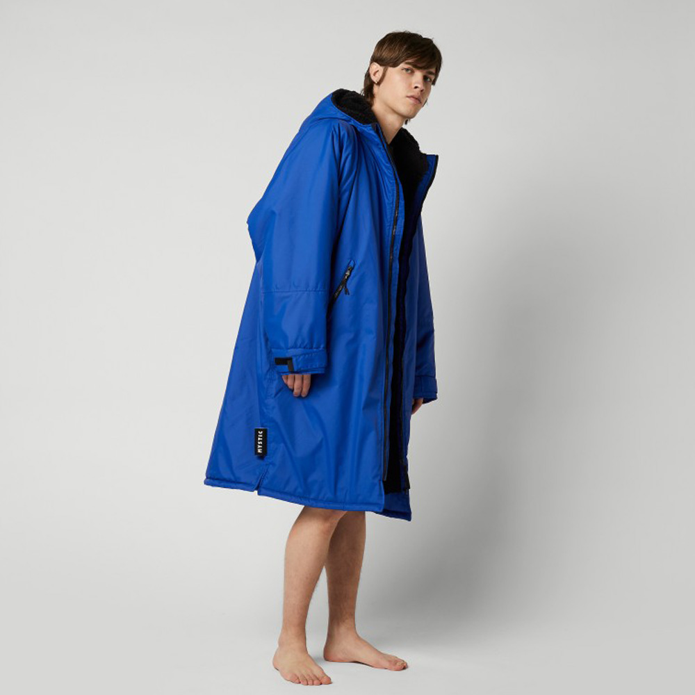 Mystic Entdecken Sie den blauen Explore Poncho 3