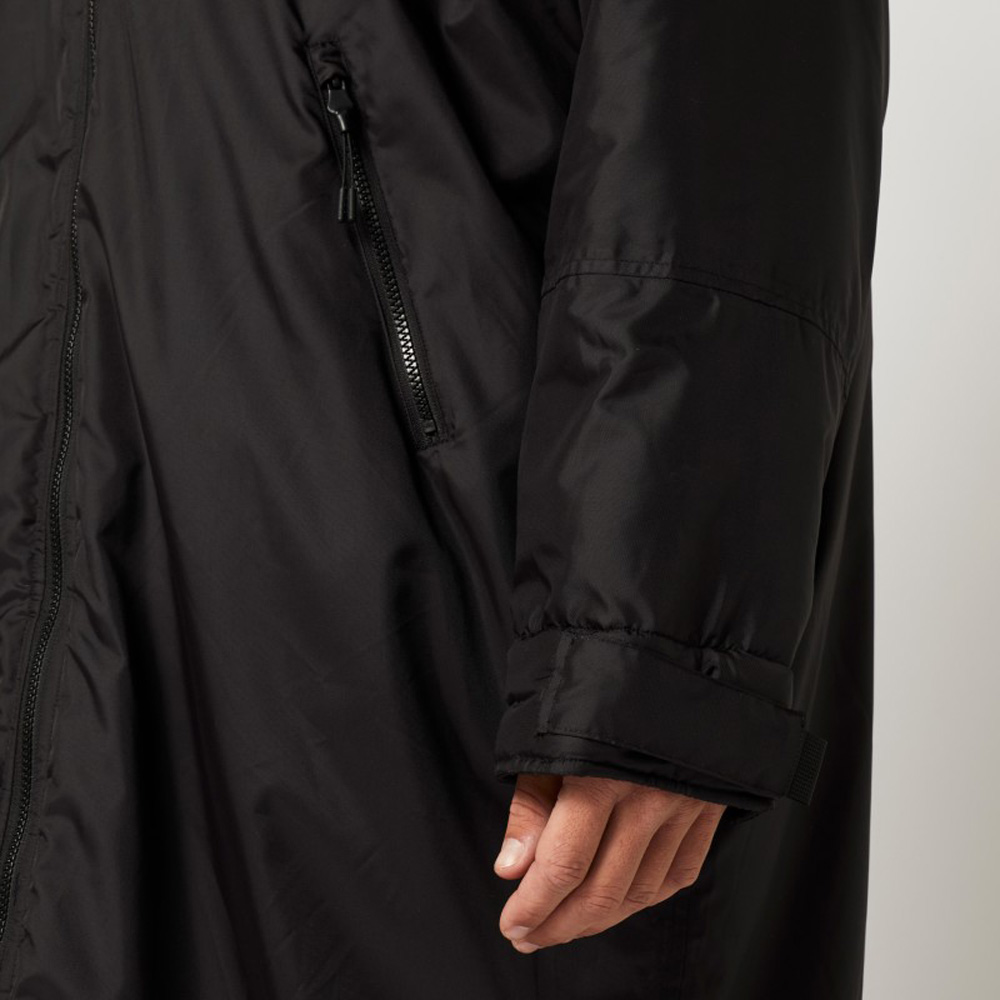 Mystic Entdecken Sie den schwarzen Poncho 7