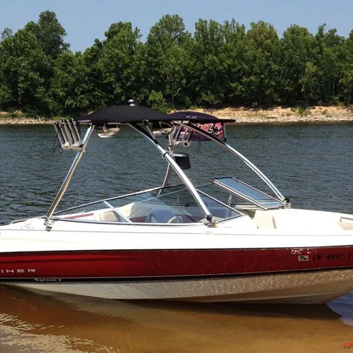 Monster MTE über dem schwarzen Bimini 2