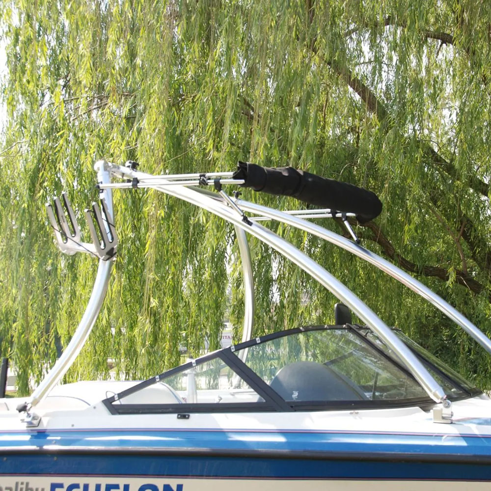 Monster MTE über dem schwarzen Bimini 3