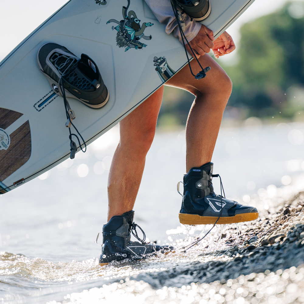 Liquid Force Peak Wakeboard-Set 141 cm mit Peak 4D Bindungen 11