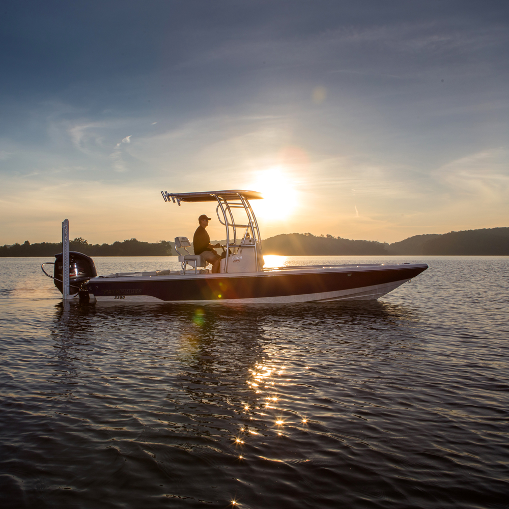 Fishmaster Pro T-Top poliert mit schwarzem Segeltuch 11