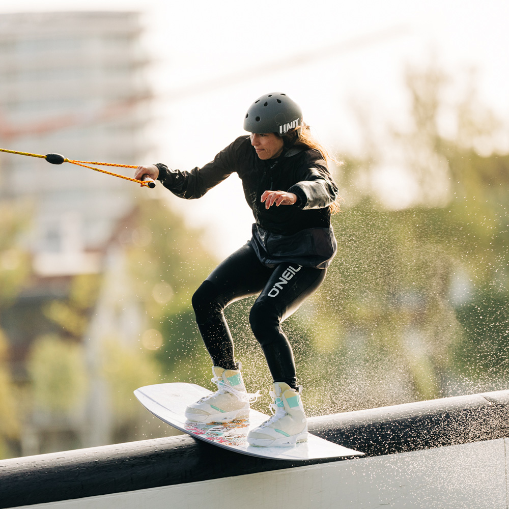 Liquid Force Vamp Wakeboard 141 cm 4